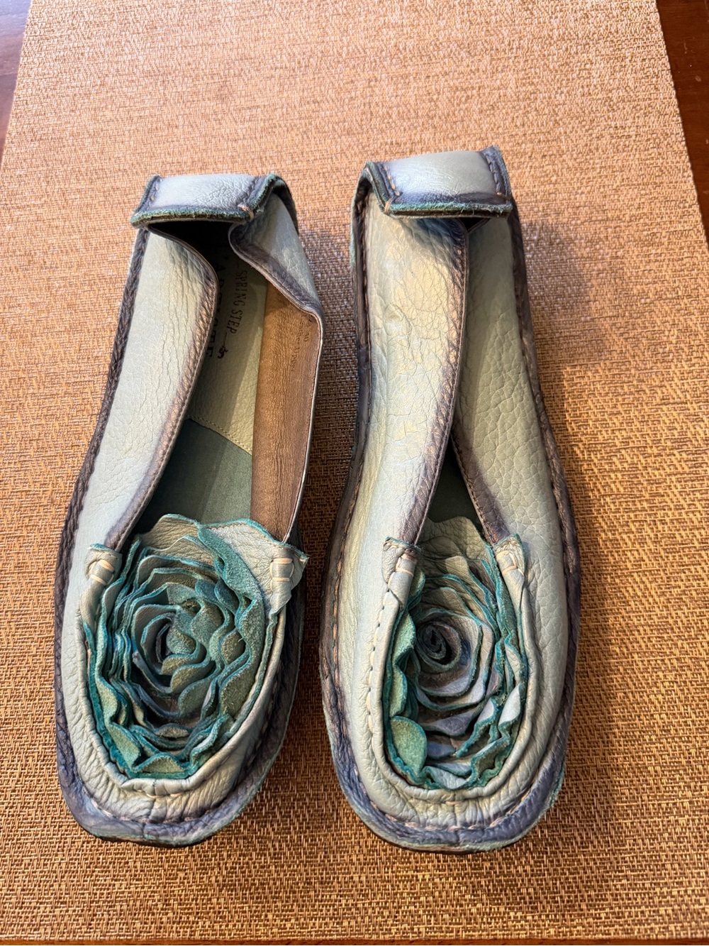 L’Artiste leather flat slip on shoes in blue